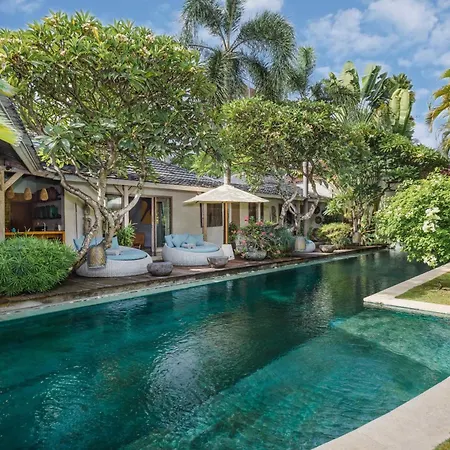 Villa Cinta Damai - Stunning & Stylish 4Br Luxury Villa In The Heart Of Seminyak, Just A 10-Min Walk To The Beach Exterior photo