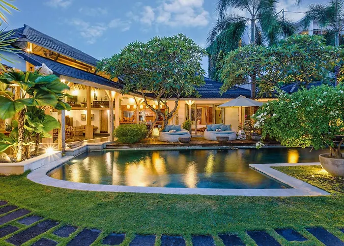 Villa Cinta Damai - Stunning & Stylish 4Br Luxury Villa In The Heart Of Seminyak, Just A 10-Min Walk To The Beach