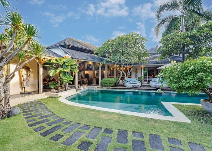Villa Cinta Damai - Stunning & Stylish 4Br Luxury Villa In The Heart Of Seminyak, Just A 10-Min Walk To The Beach