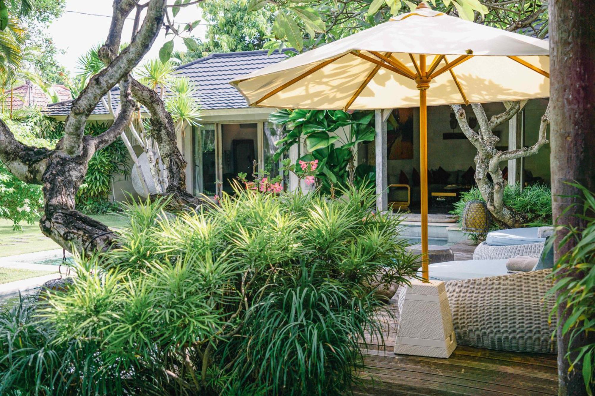 Villa Cinta Damai - Stunning & Stylish 4br Luxury In The Heart Of Seminyak, Just A 10-min Walk To The Seminyak